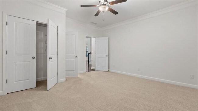 Building Photo - 2040 Bloomfield Ct