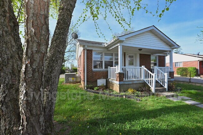 Building Photo - 501 Small St