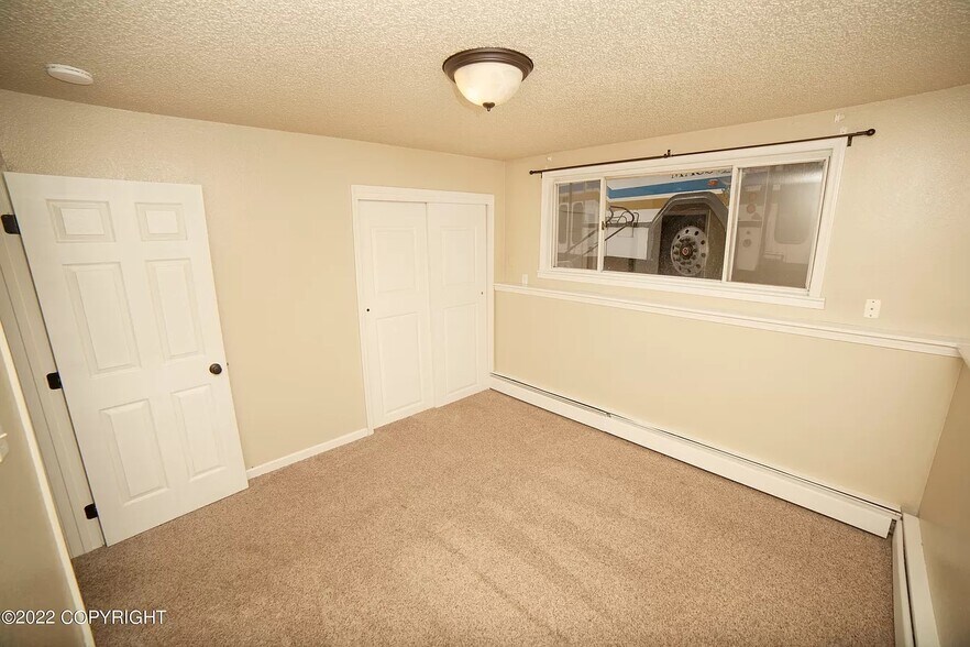 Building Photo - 16943 Hanson Dr