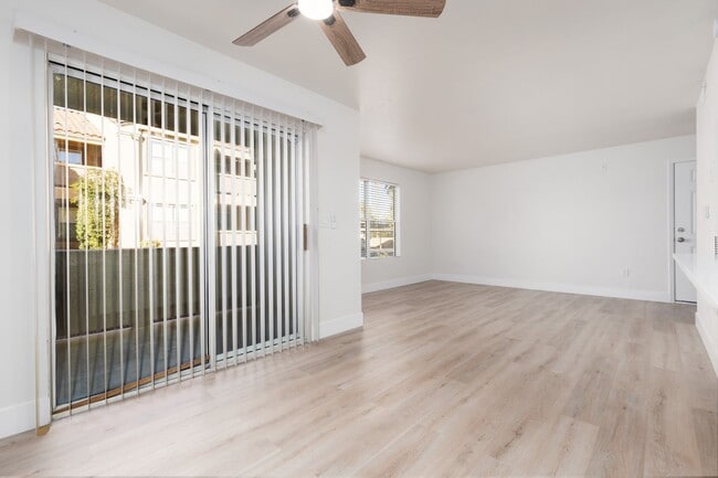 Building Photo - Completely remodeled 1st floor unit in gated Silverado Ranch community