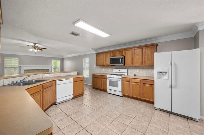 Building Photo - 8014 Blackcherry Ln