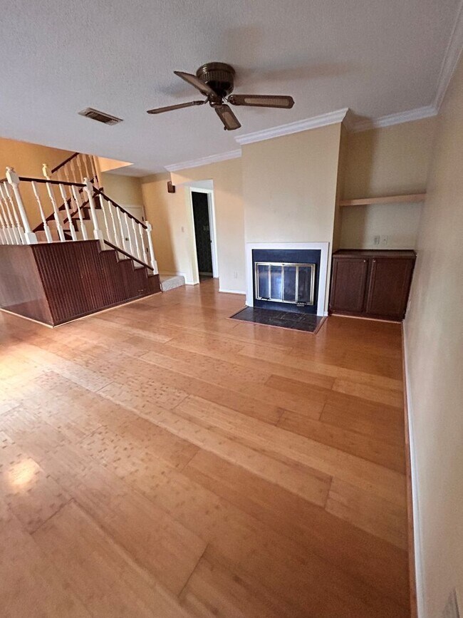 Building Photo - W/S/T included! Dbl garage! 2BR/2.5BA with...