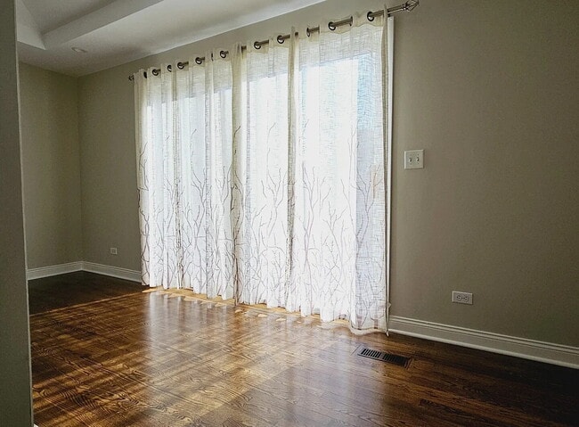 Building Photo - Upscale Living at Its Finest