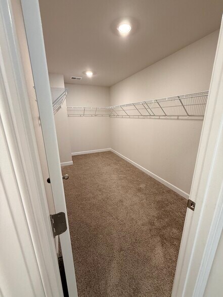 Building Photo - 124 Lavinia Cir