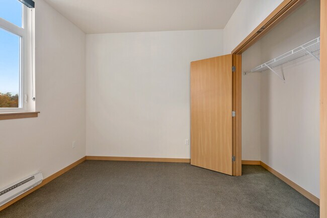 Building Photo - 500 Belmont Ave E