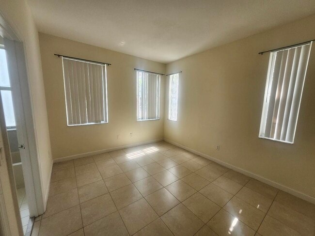 Building Photo - 3408 Shoma Dr