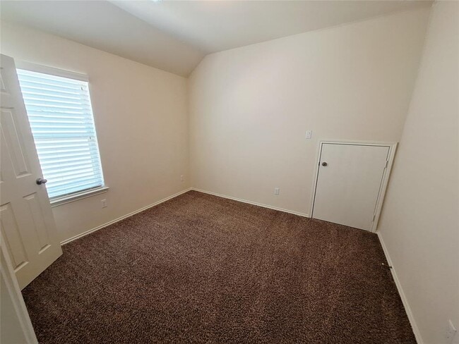Building Photo - 525 Loma Cedro Bend