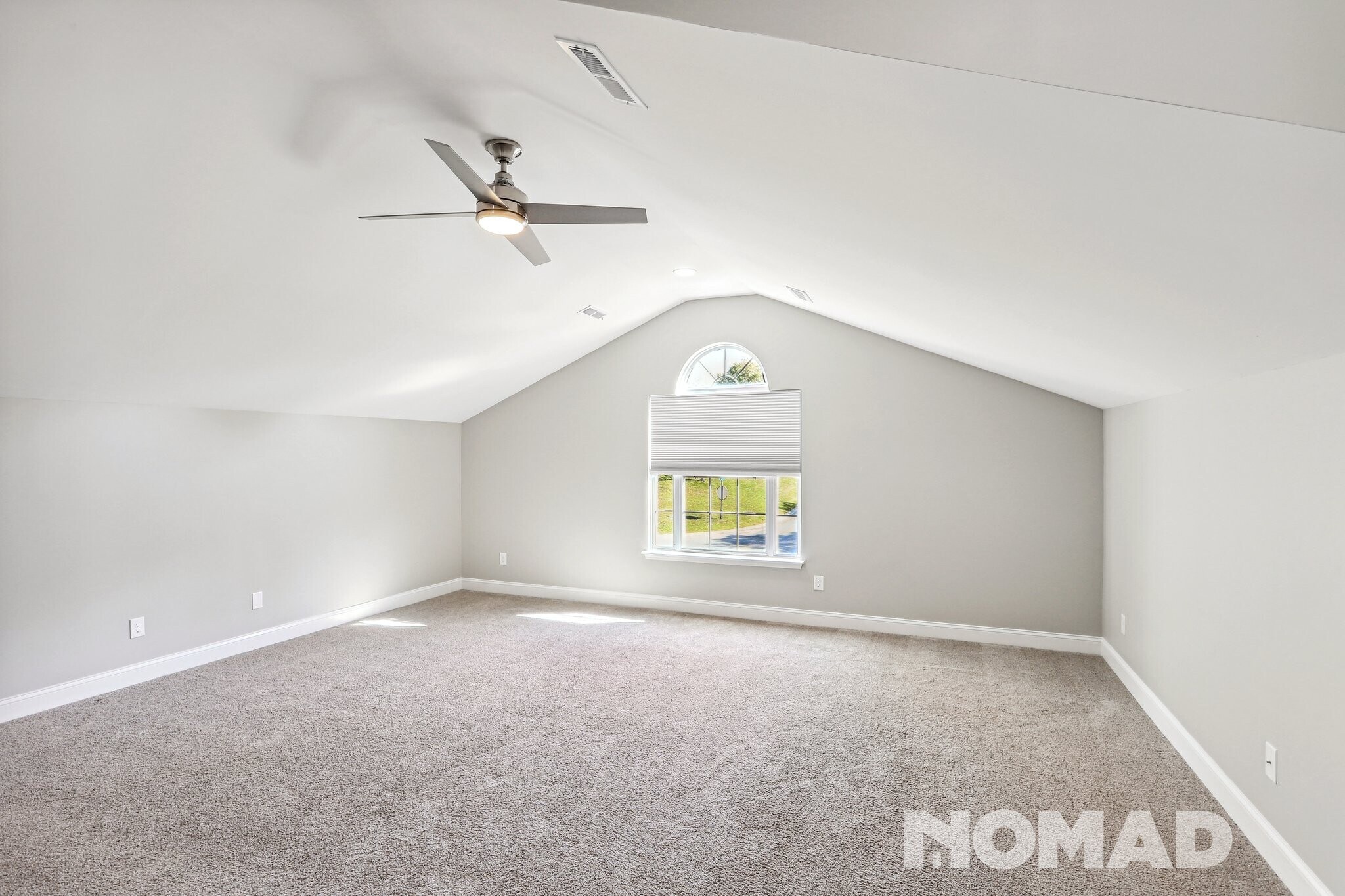 Room over Garage - 161 Grove Ln South
