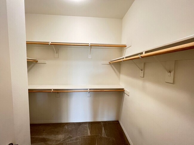Building Photo - Wonderful 3 Bedroom 3 Bathroom Anaheim Condo in Gated Community