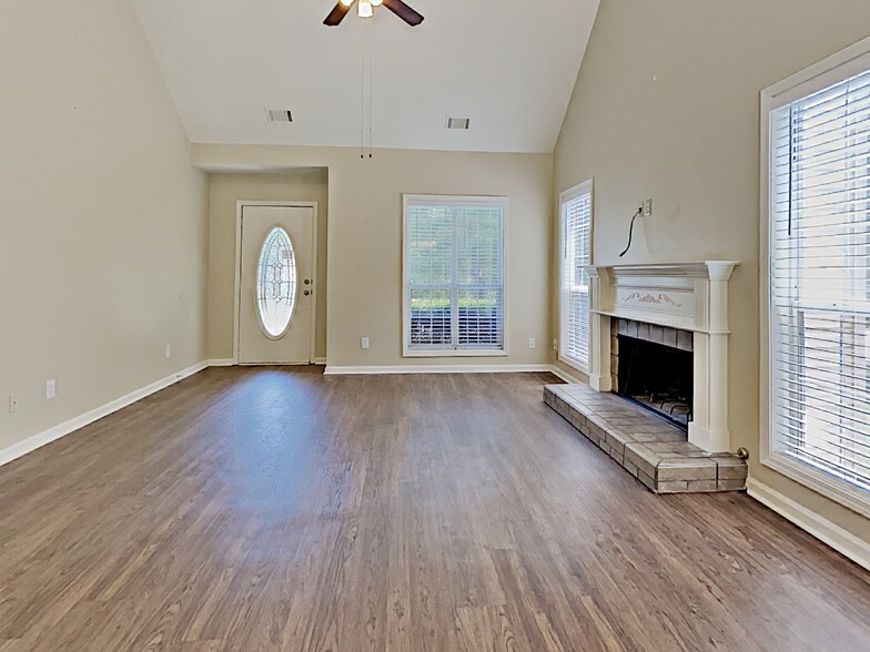 Building Photo - 3916 Wakefield Dr