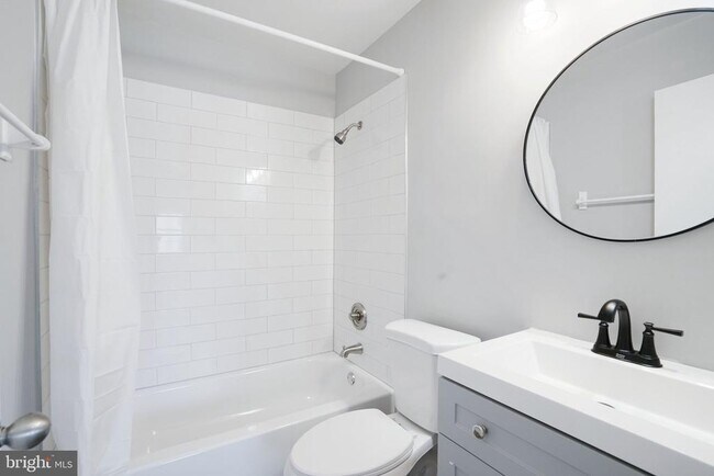 Building Photo - 12346 Woodlawn Ct