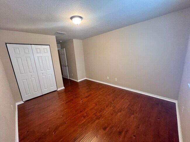 Building Photo - 2552 Marshfield Ct