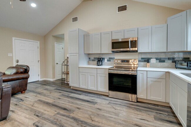 Building Photo - 2609B Wheless Ln