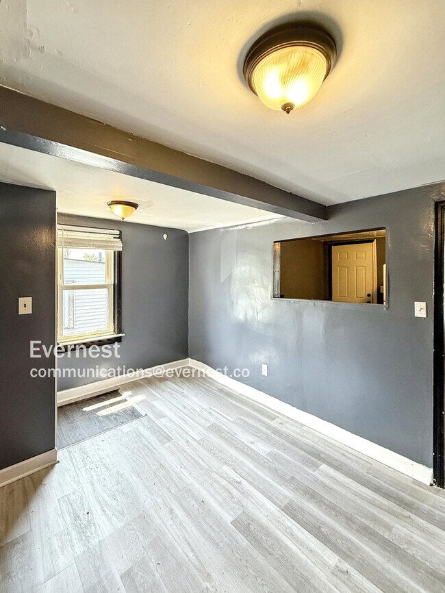 Building Photo - 21251 Westview Ave