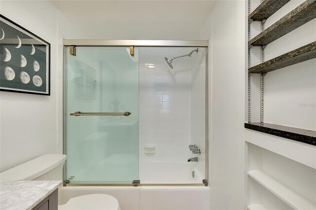 Building Photo - 3806 Gulf of Mexico Dr