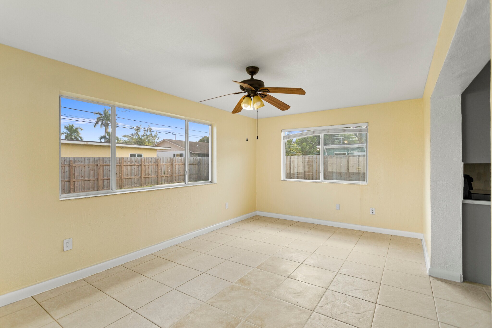 Building Photo - 1831 SW 97th Ter