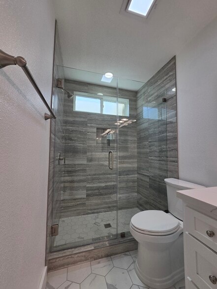 Building Photo - 245 Mesa Dr