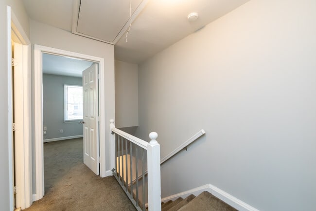 Building Photo - 510 N Poplar St