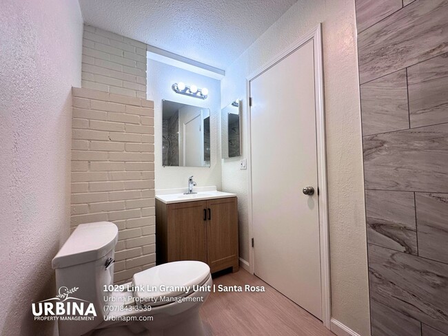 Building Photo - 1029 Link Ln