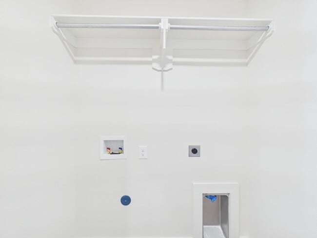 Building Photo - 3007 Farmyard Dr