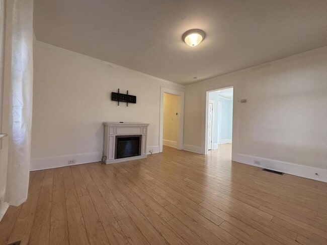 Building Photo - 17 Killian Rd