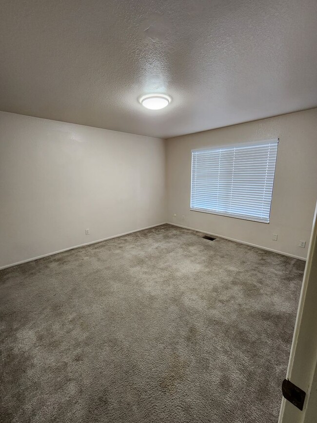 Building Photo - 2 Bedroom Condo in Cottonwood Heights!