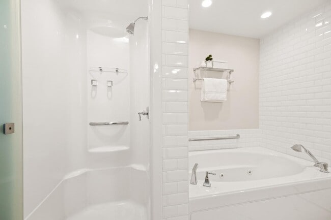 Building Photo - 105 Pepper Ave