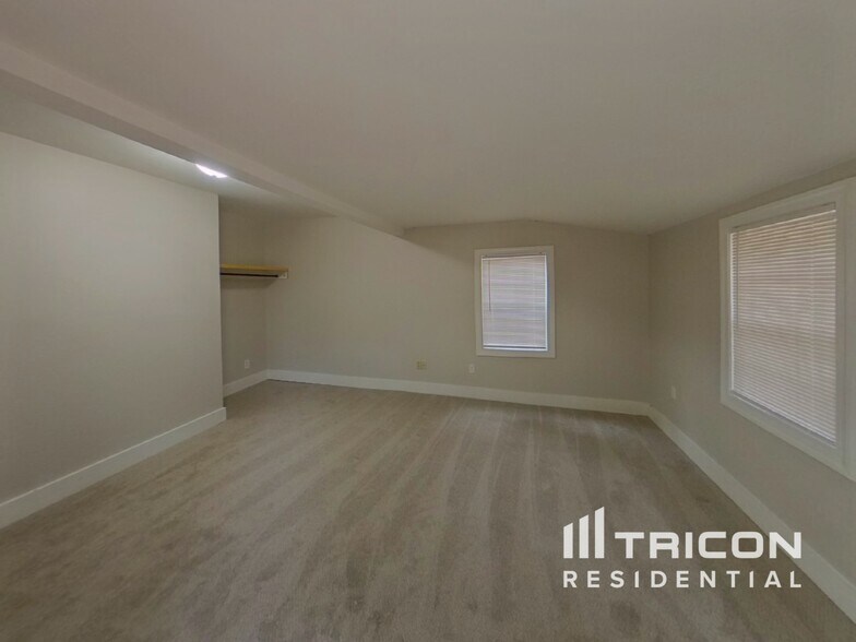 Building Photo - 408 Crested View Dr