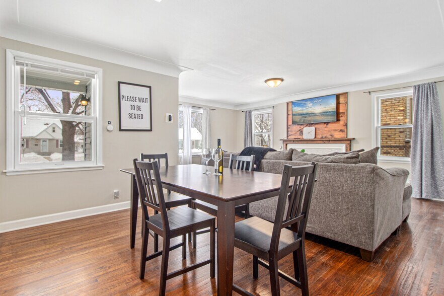 Building Photo - 6033 11th Ave S