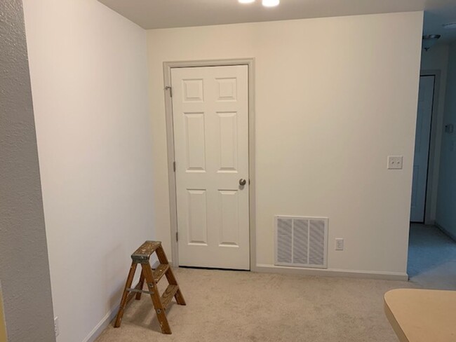 Building Photo - Boulder 1 Bedroom Condo for Rent with Pool...