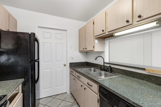 Building Photo - 22241 Atlantic Pointe