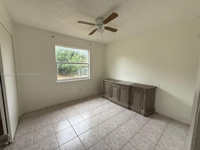 Building Photo - 1604 Cypress Dr