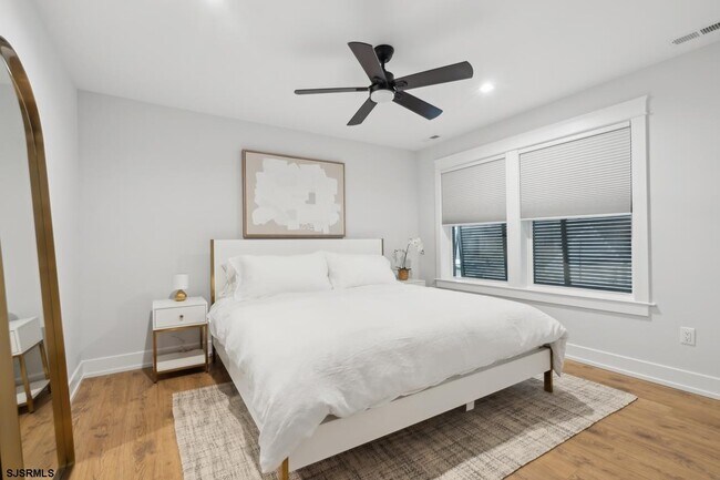 Building Photo - 9412 Ventnor Ave