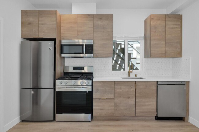 Building Photo - 4554 North Ave