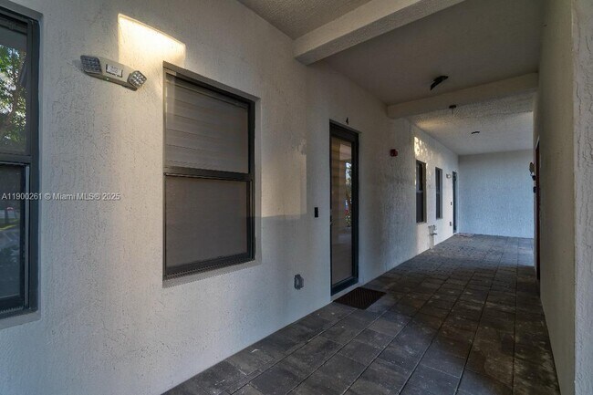 Building Photo - 7925 NW 104th Ave
