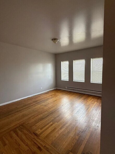 Building Photo - 1613 W 87th St