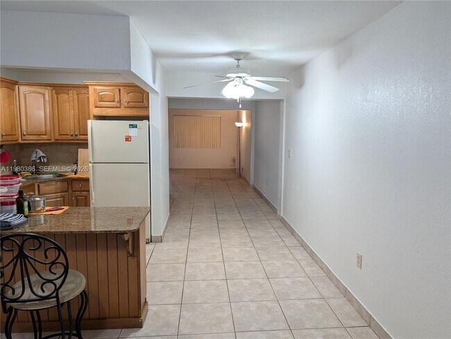 Building Photo - 1037 SW 76th Ave