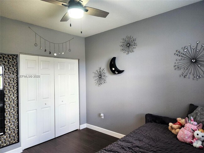 Building Photo - 11887 SW 150th Pl