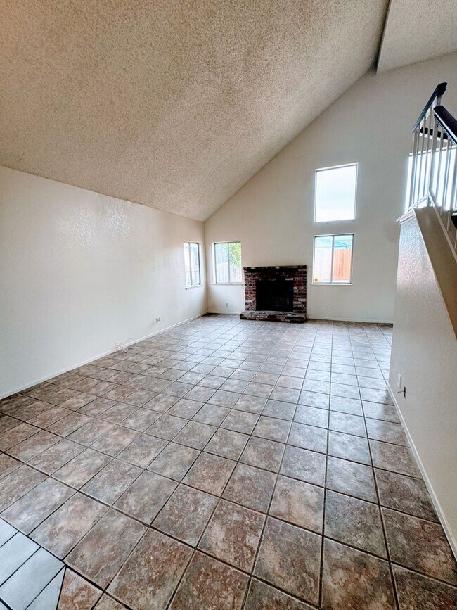 Building Photo - 5141 Bassett Way