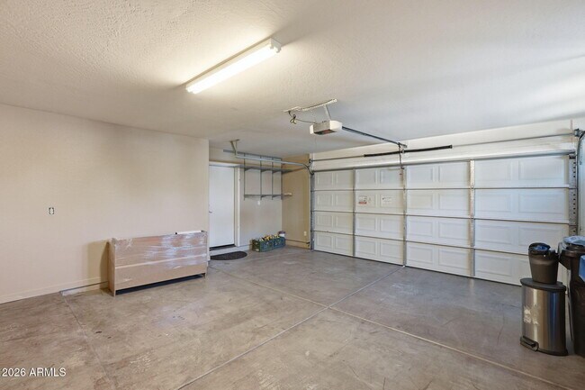 Building Photo - 544 N Alma School Rd