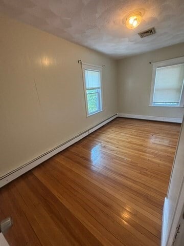 Building Photo - 40 Bellvale St
