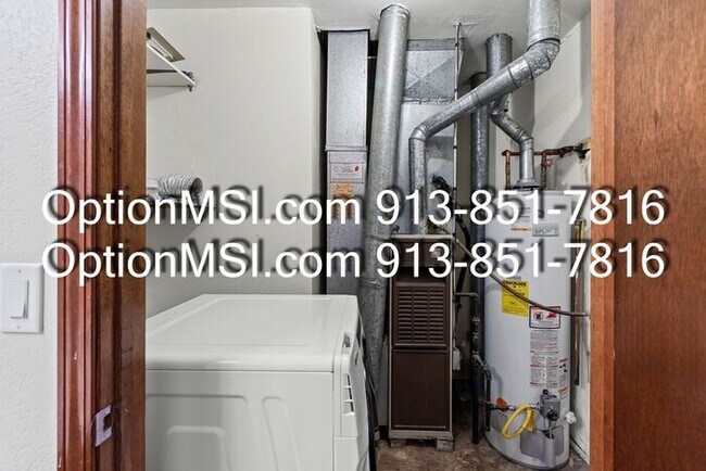 Building Photo - Charming & Spacious 2-Bed / 2-Bath Apartme...