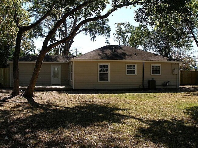 Building Photo - 6630 Corbin St