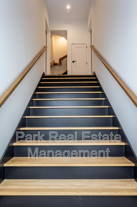 Building Photo - 323 S East St