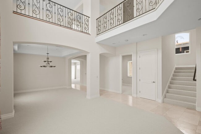 Building Photo - Stunning 4 bed, 4.5 bath home located on a quiet and highly desirable street in Redondo Beach