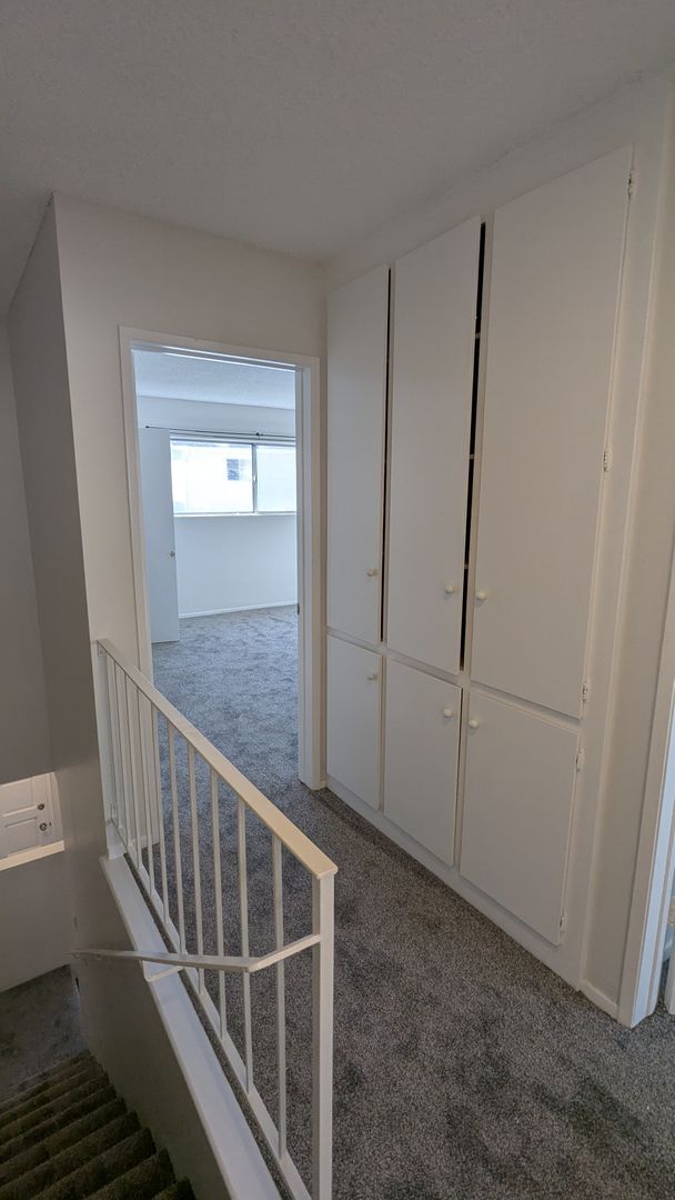 Building Photo - Beautifully Remodeled 2 Bed 1.5 Bath Santa...