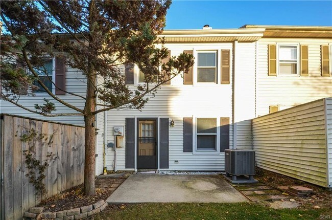 Building Photo - 1930 Cricklewood Cove