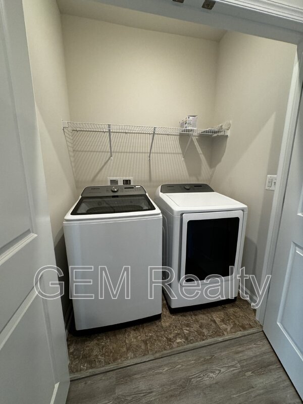 Building Photo - 1853 Sag Harbor Ln