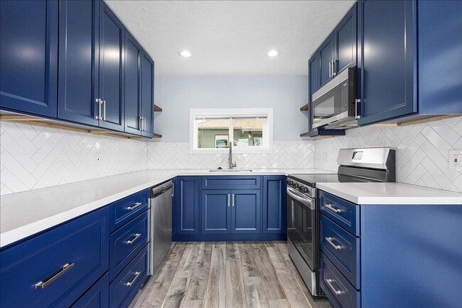 Building Photo - 3313 Fernside Blvd