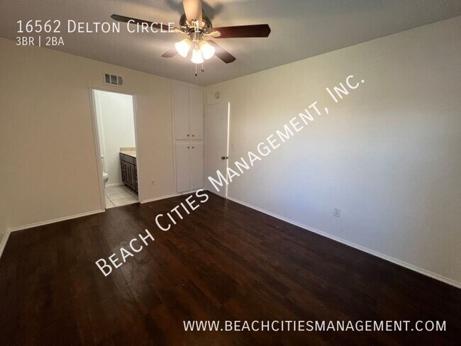 Building Photo - 16562 Delton Cir